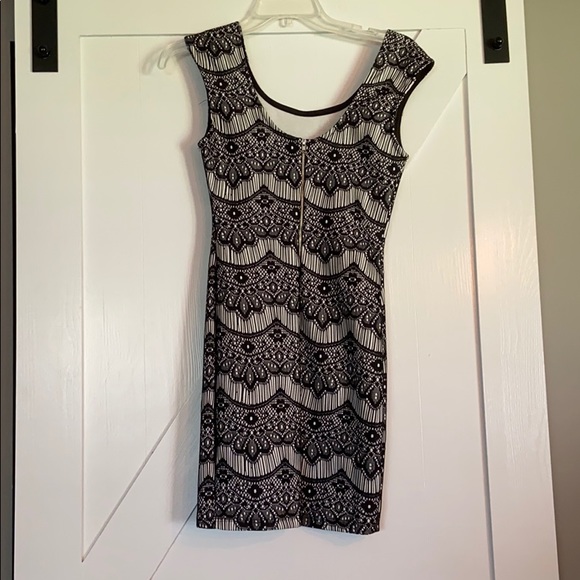 Dress - Picture 2 of 2